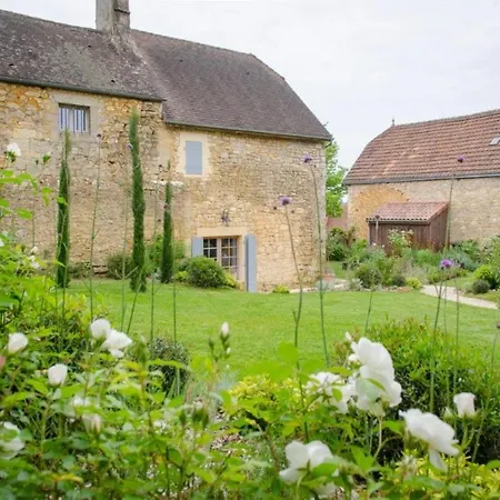 House And Beautiful Garden - Bastide Perigord 別荘 *